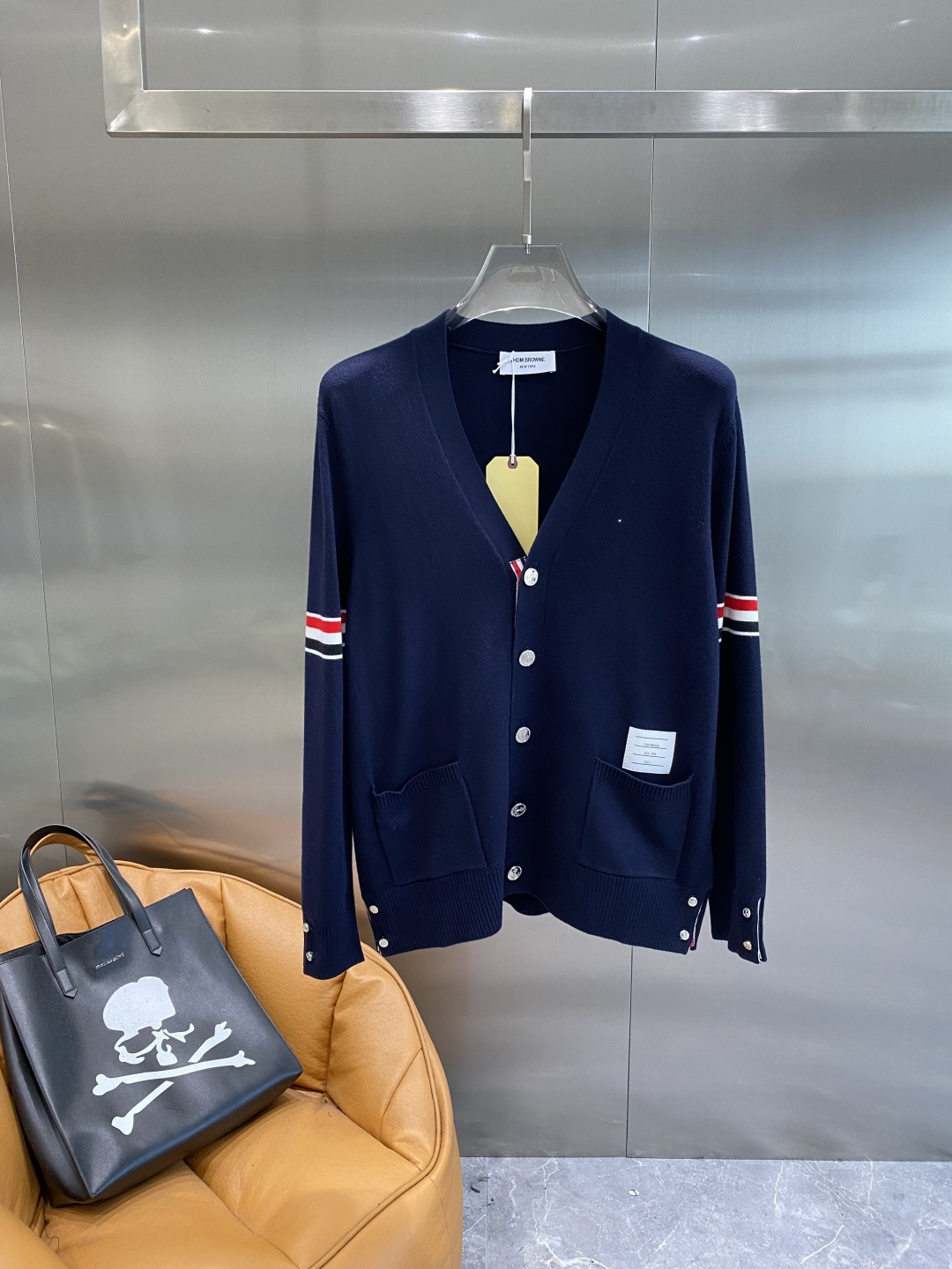 《🌾 𝙉𝙚𝙬🤍🖤TB家》25ss秋冬 最新最顶级开衫羊毛针织衫开衫毛衣，精致配色融合新款潮开衫，最顶级的