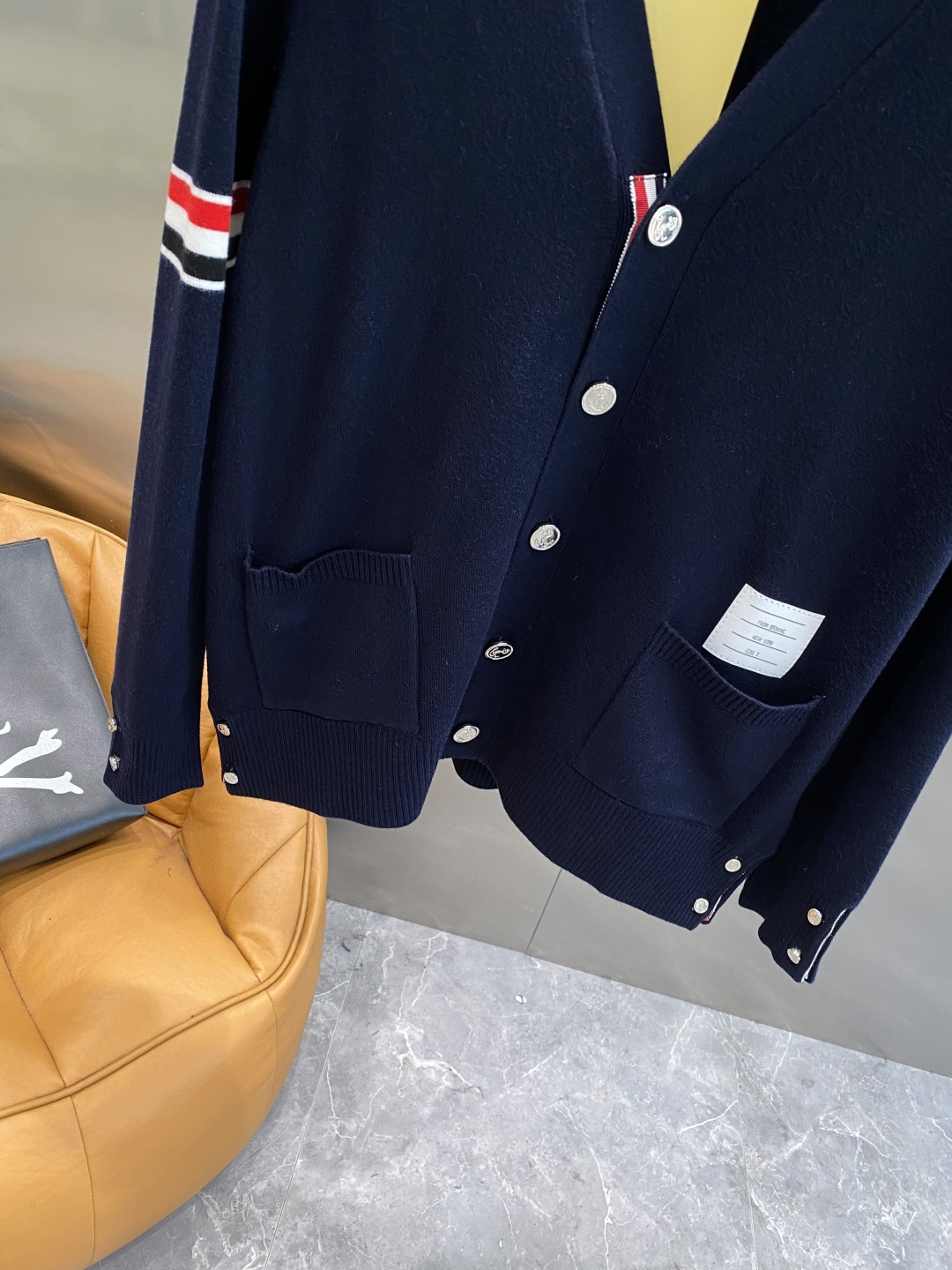 《🌾 𝙉𝙚𝙬🤍🖤TB家》25ss秋冬 最新最顶级开衫羊毛针织衫开衫毛衣，精致配色融合新款潮开衫，最顶级的