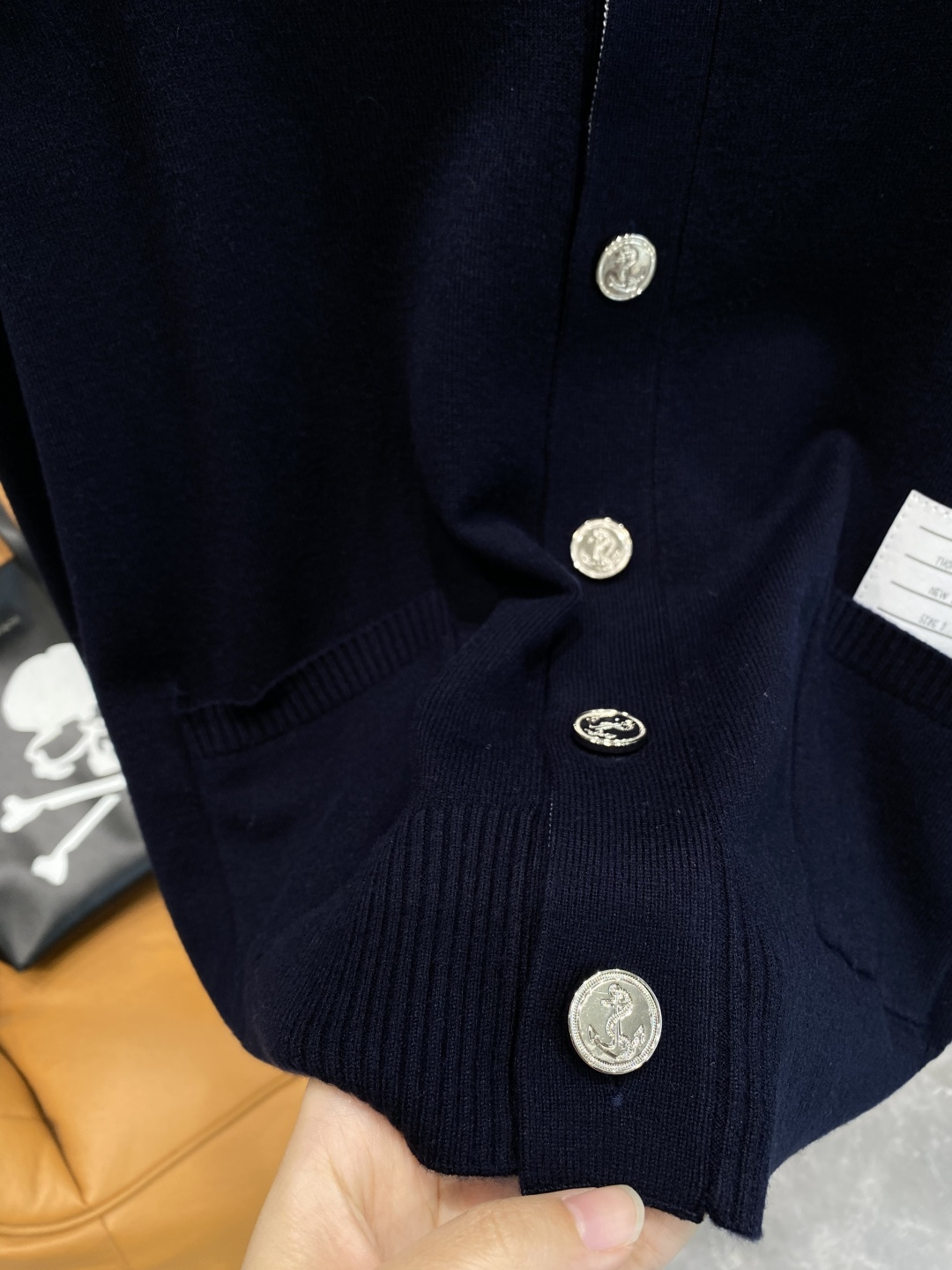 《🌾 𝙉𝙚𝙬🤍🖤TB家》25ss秋冬 最新最顶级开衫羊毛针织衫开衫毛衣，精致配色融合新款潮开衫，最顶级的