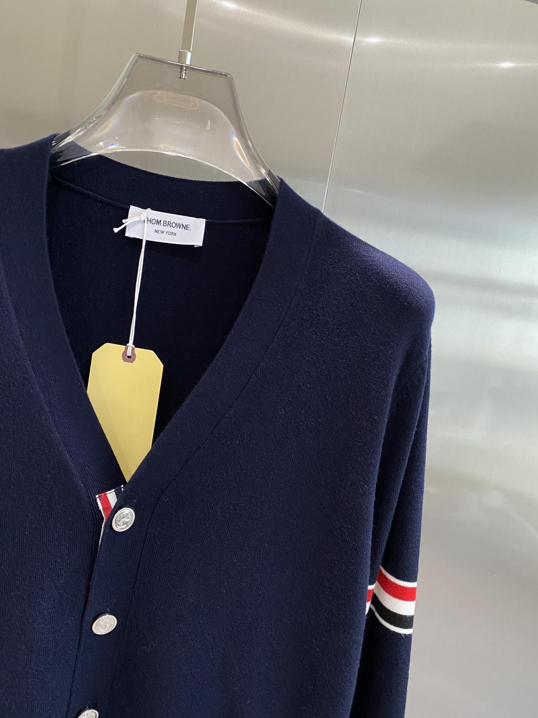 《🌾 𝙉𝙚𝙬🤍🖤TB家》25ss秋冬 最新最顶级开衫羊毛针织衫开衫毛衣，精致配色融合新款潮开衫，最顶级的