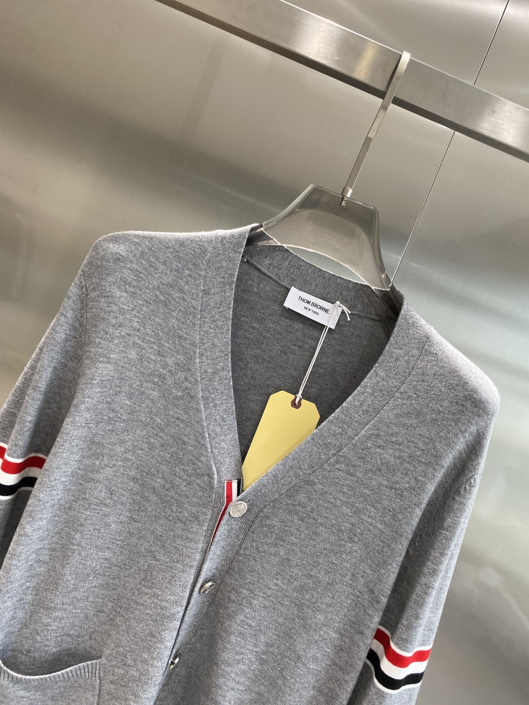 《🌾 𝙉𝙚𝙬🤍🖤TB家》25ss秋冬 最新最顶级开衫羊毛针织衫开衫毛衣，精致配色融合新款潮开衫，最顶级的