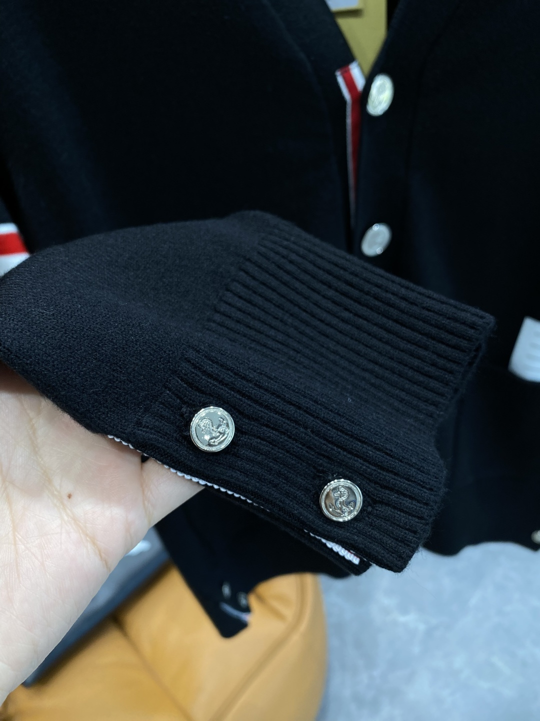 《🌾 𝙉𝙚𝙬🤍🖤TB家》25ss秋冬 最新最顶级开衫羊毛针织衫开衫毛衣，精致配色融合新款潮开衫，最顶级的