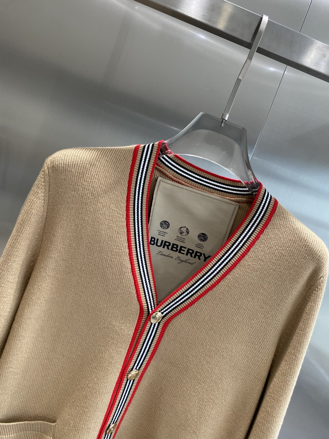 《🌾 𝙉𝙚𝙬🤍🖤巴家》25ss秋冬 最新最顶级开衫羊毛针织衫开衫毛衣，精致配色融合新款潮开衫，最顶级的品