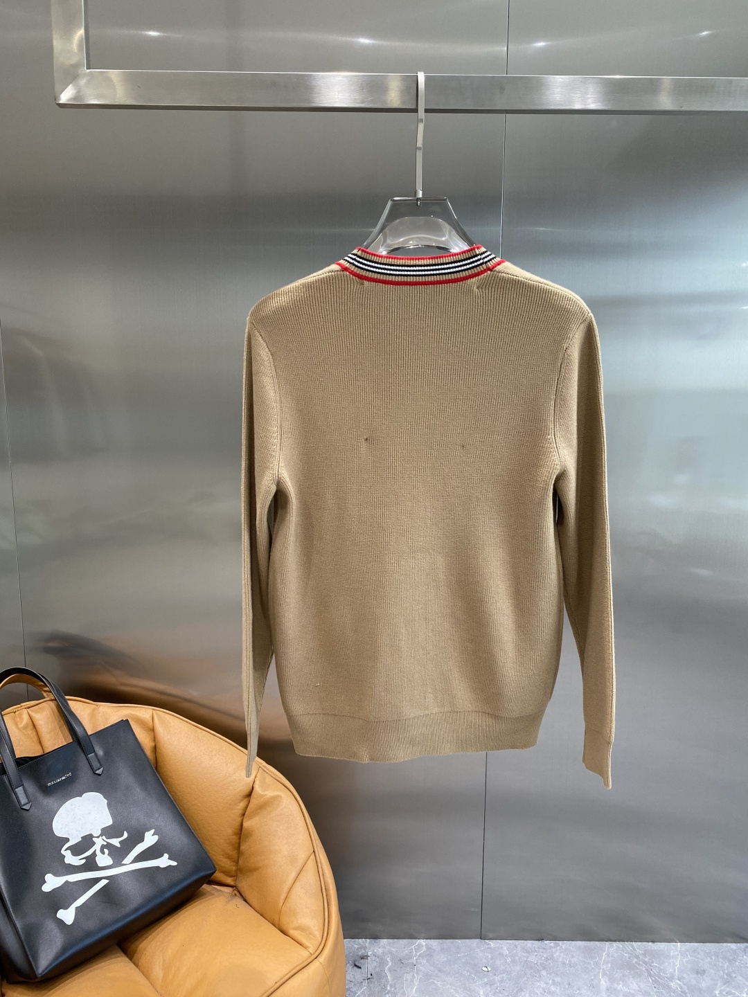 《🌾 𝙉𝙚𝙬🤍🖤巴家》25ss秋冬 最新最顶级开衫羊毛针织衫开衫毛衣，精致配色融合新款潮开衫，最顶级的品