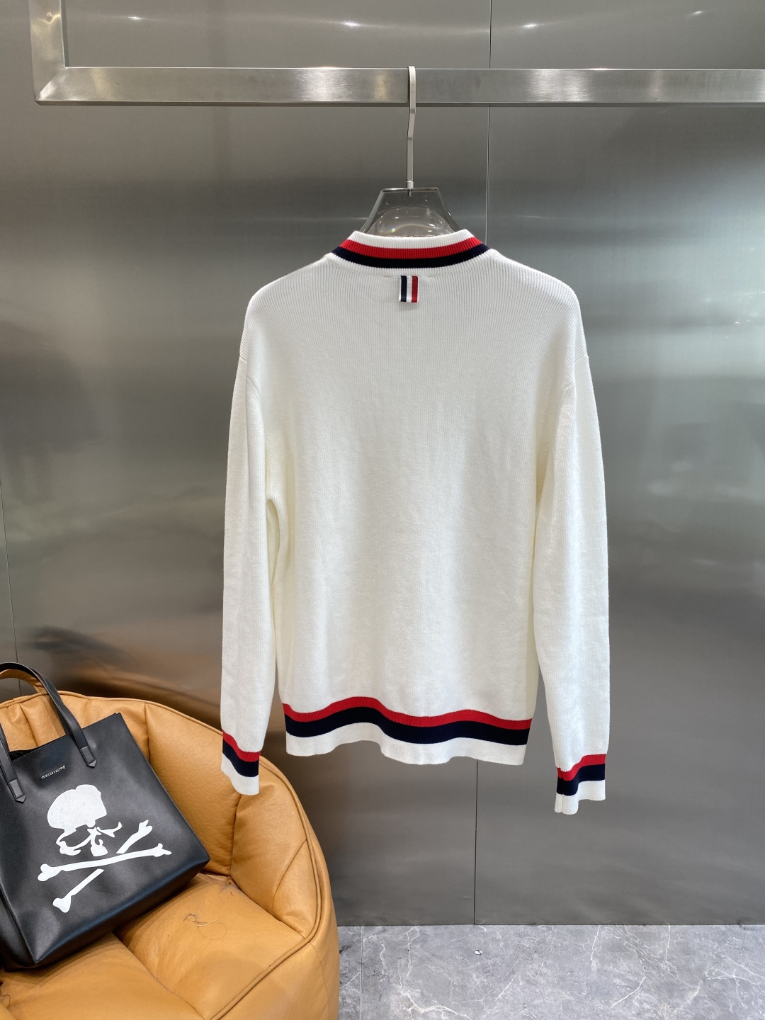 《🌾 𝙉𝙚𝙬🤍🖤TB家》2025秋冬新款男士羊毛针织开衫外套。专柜在售爆款单品，各大时尚买手明星人手一件