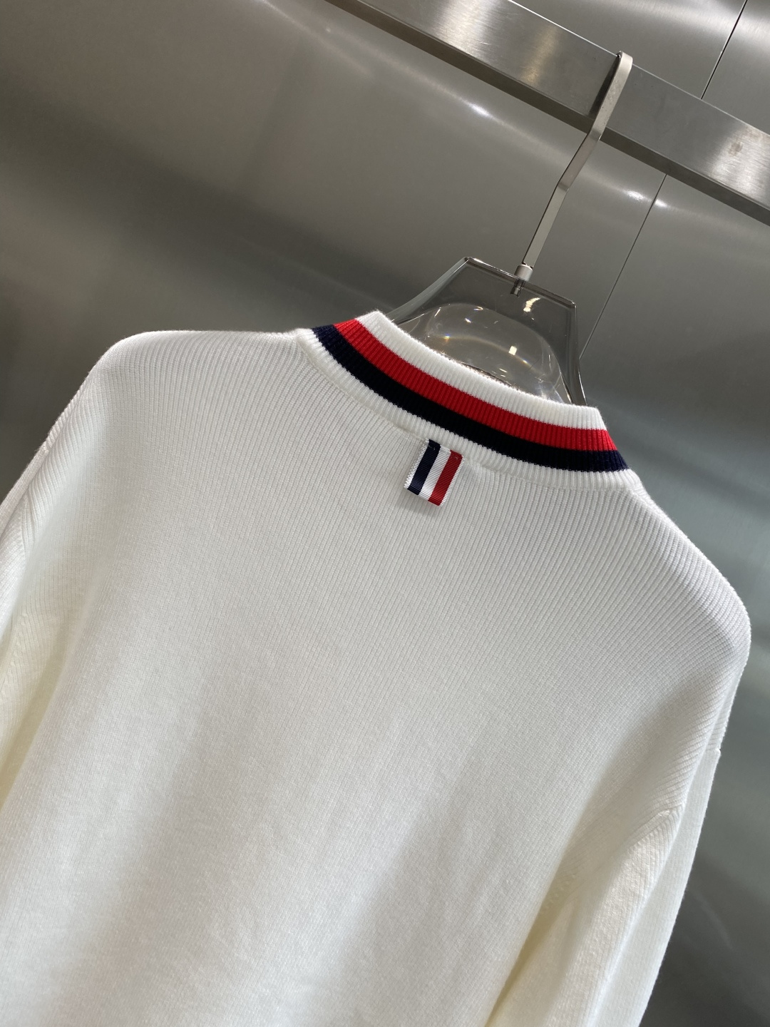 《🌾 𝙉𝙚𝙬🤍🖤TB家》2025秋冬新款男士羊毛针织开衫外套。专柜在售爆款单品，各大时尚买手明星人手一件