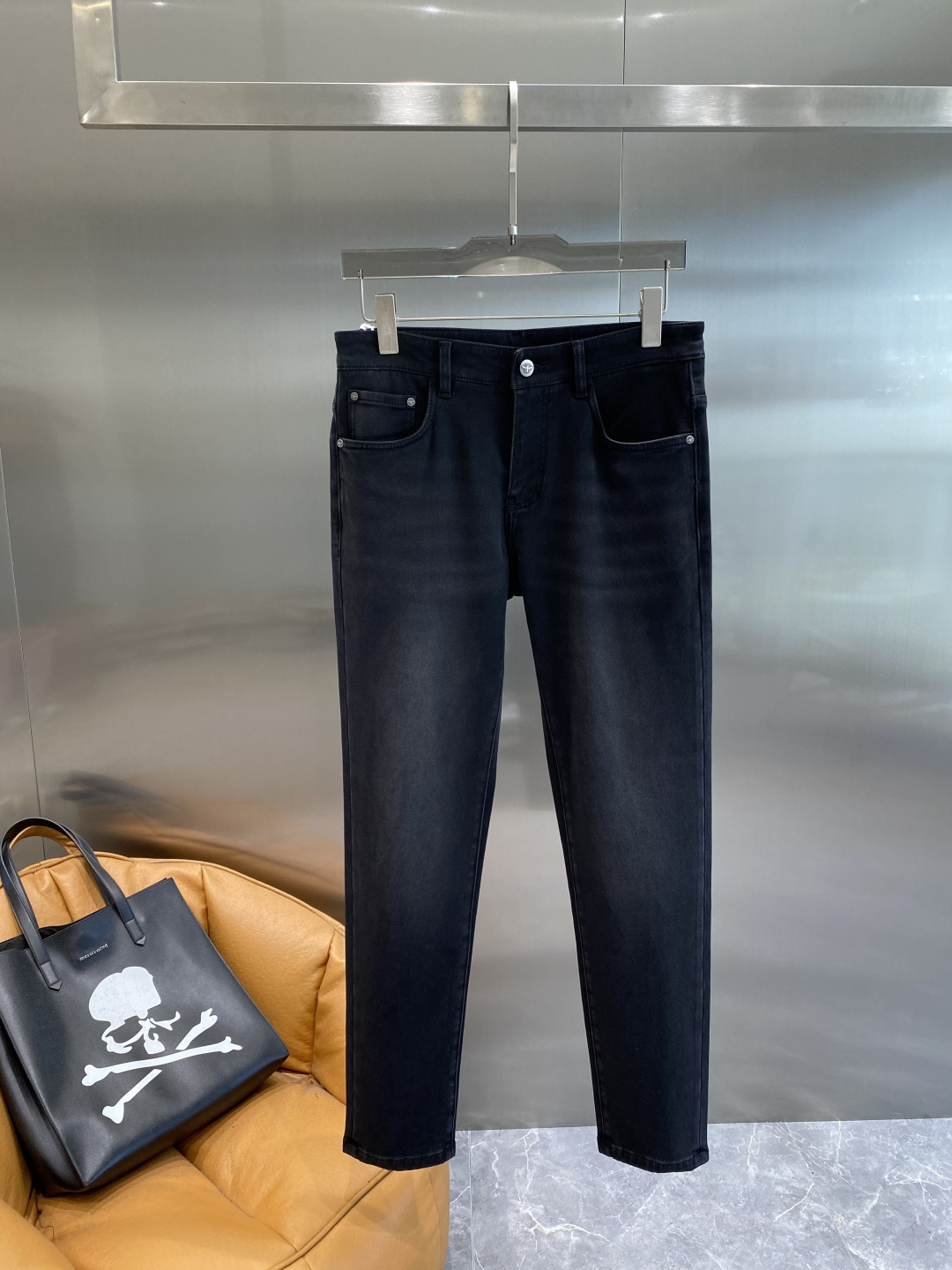 《𝙉𝙚𝙬🤍🖤迪家》2025最新品牛仔裤 专柜热销款 品味与价值共享 身穿着非常舒适 低调不失奢华 穿出去