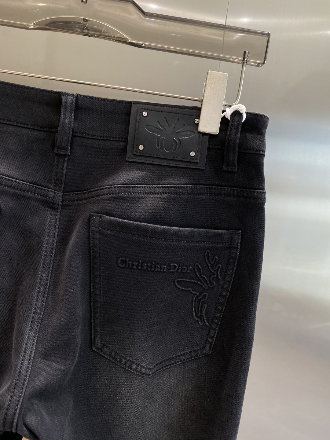 《𝙉𝙚𝙬🤍🖤迪家》2025最新品牛仔裤 专柜热销款 品味与价值共享 身穿着非常舒适 低调不失奢华 穿出去