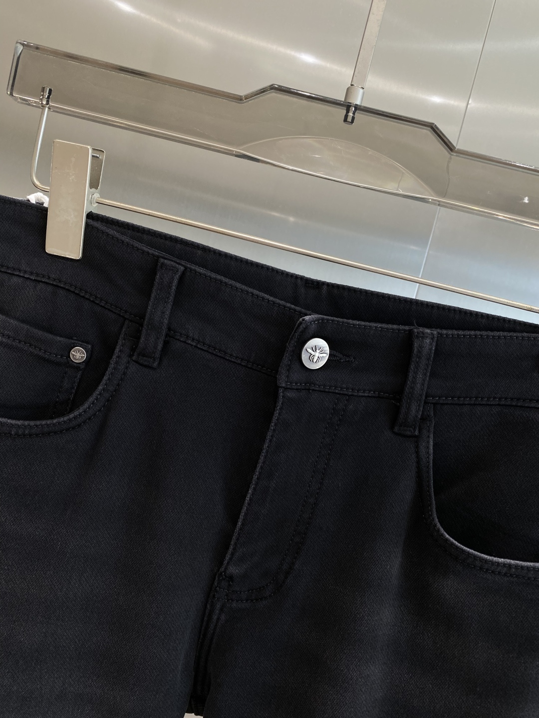 《𝙉𝙚𝙬🤍🖤迪家》2025最新品牛仔裤 专柜热销款 品味与价值共享 身穿着非常舒适 低调不失奢华 穿出去