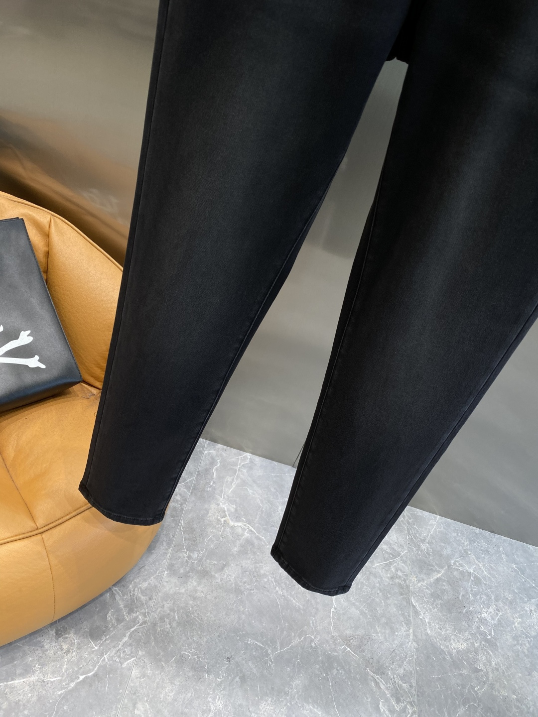 《𝙉𝙚𝙬🤍🖤迪家》2025最新品牛仔裤 专柜热销款 品味与价值共享 身穿着非常舒适 低调不失奢华 穿出去