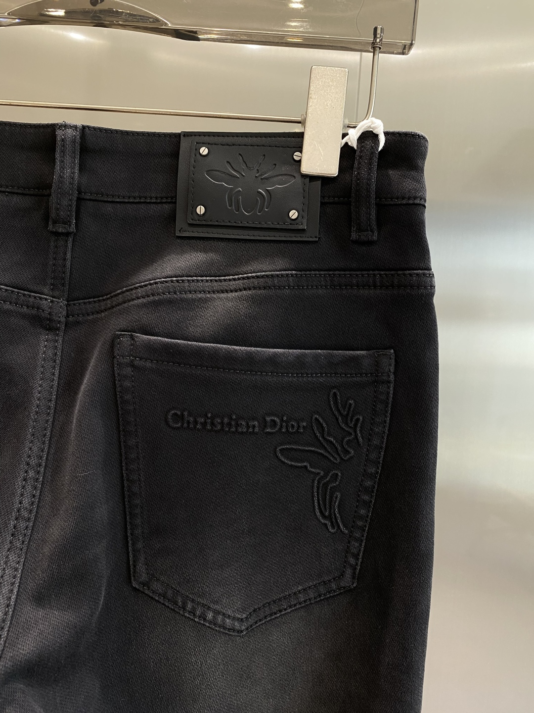 《𝙉𝙚𝙬🤍🖤迪家》2025最新品牛仔裤 专柜热销款 品味与价值共享 身穿着非常舒适 低调不失奢华 穿出去