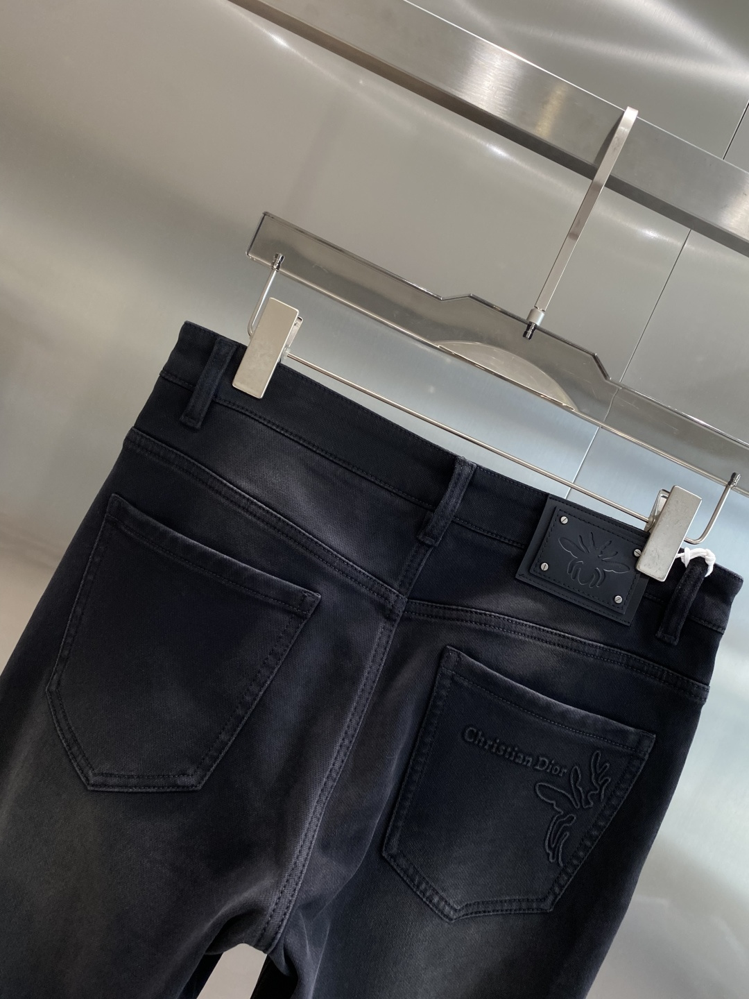 《𝙉𝙚𝙬🤍🖤迪家》2025最新品牛仔裤 专柜热销款 品味与价值共享 身穿着非常舒适 低调不失奢华 穿出去