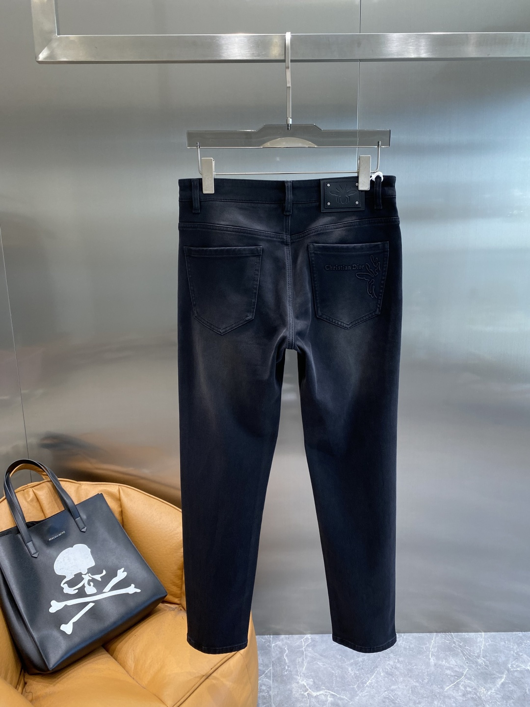 《𝙉𝙚𝙬🤍🖤迪家》2025最新品牛仔裤 专柜热销款 品味与价值共享 身穿着非常舒适 低调不失奢华 穿出去