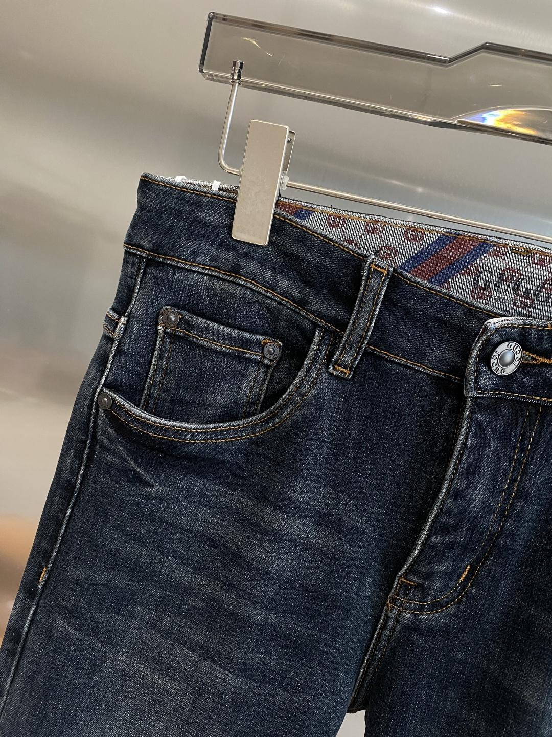 《𝙉𝙚𝙬🤍🖤古家》2025最新品牛仔裤 专柜热销款 品味与价值共享 身穿着非常舒适 低调不失奢华 穿出去