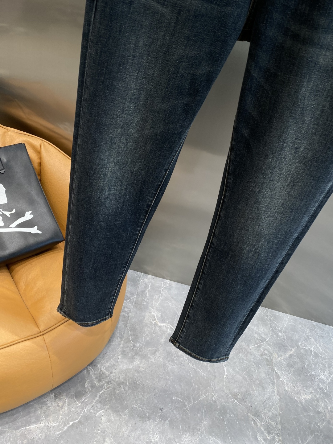 《𝙉𝙚𝙬🤍🖤古家》2025最新品牛仔裤 专柜热销款 品味与价值共享 身穿着非常舒适 低调不失奢华 穿出去
