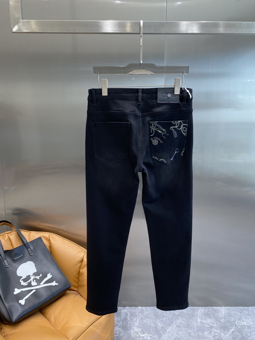 《𝙉𝙚𝙬🤍🖤迪家》25ss秋冬牛仔 超级有范儿的一款牛仔裤，定制原版水洗牛仔面料，独特设计，顶级工艺字母