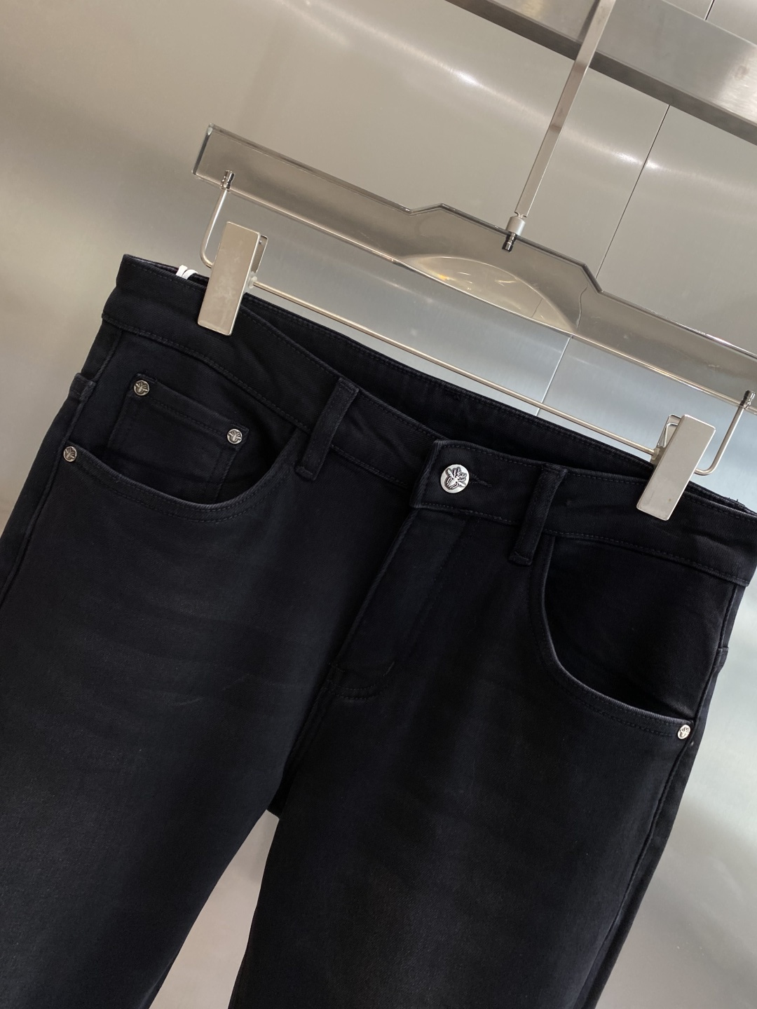 《𝙉𝙚𝙬🤍🖤迪家》25ss秋冬牛仔 超级有范儿的一款牛仔裤，定制原版水洗牛仔面料，独特设计，顶级工艺字母