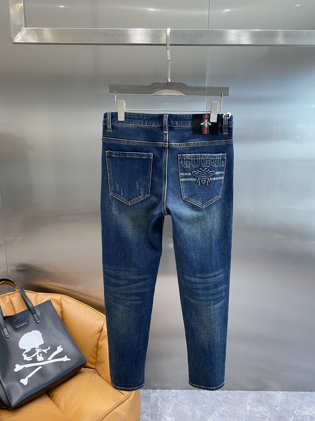 《𝙉𝙚𝙬🤍🖤古家》25ss秋冬牛仔 超级有范儿的一款牛仔裤，定制原版水洗牛仔面料，独特设计，顶级工艺字母