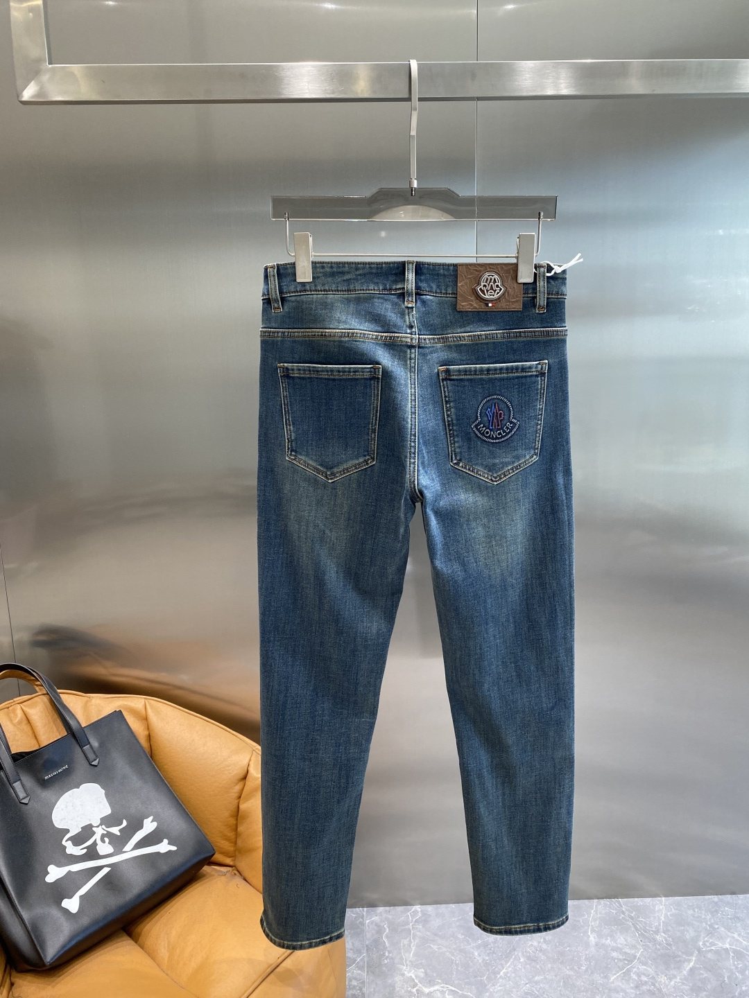 《𝙉𝙚𝙬🤍🖤蒙家》25ss秋冬牛仔 超级有范儿的一款牛仔裤，定制原版水洗牛仔面料，独特设计，顶级工艺字母