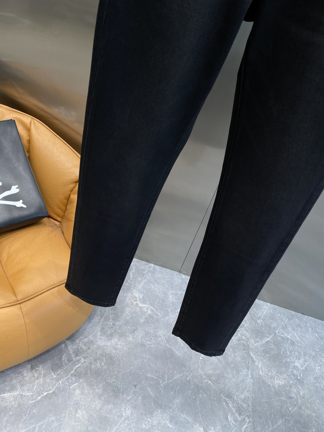 《𝙉𝙚𝙬🤍🖤芬家》25ss秋冬牛仔 超级有范儿的一款牛仔裤，定制原版水洗牛仔面料，独特设计，顶级工艺字母