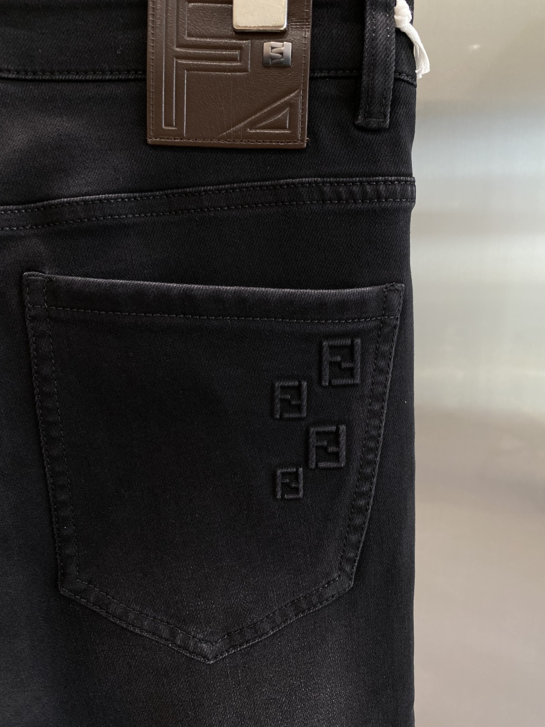 《𝙉𝙚𝙬🤍🖤芬家》25ss秋冬牛仔 超级有范儿的一款牛仔裤，定制原版水洗牛仔面料，独特设计，顶级工艺字母