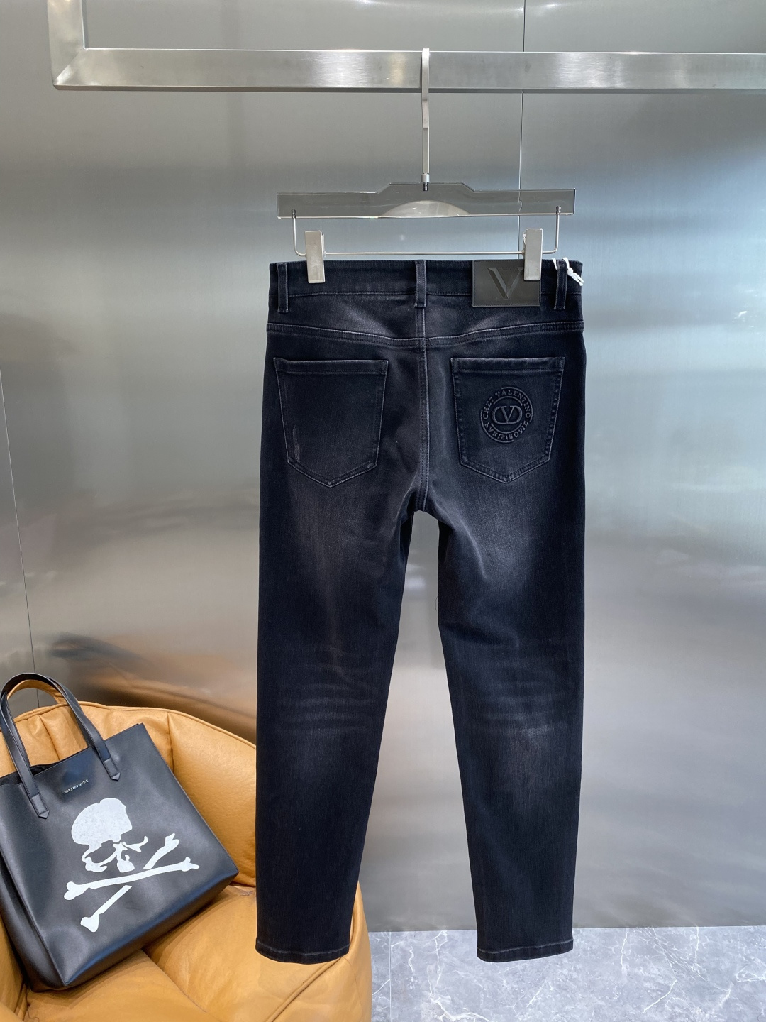 《𝙉𝙚𝙬🤍🖤华伦家》25ss秋冬牛仔 超级有范儿的一款牛仔裤，定制原版水洗牛仔面料，独特设计，顶级工艺字