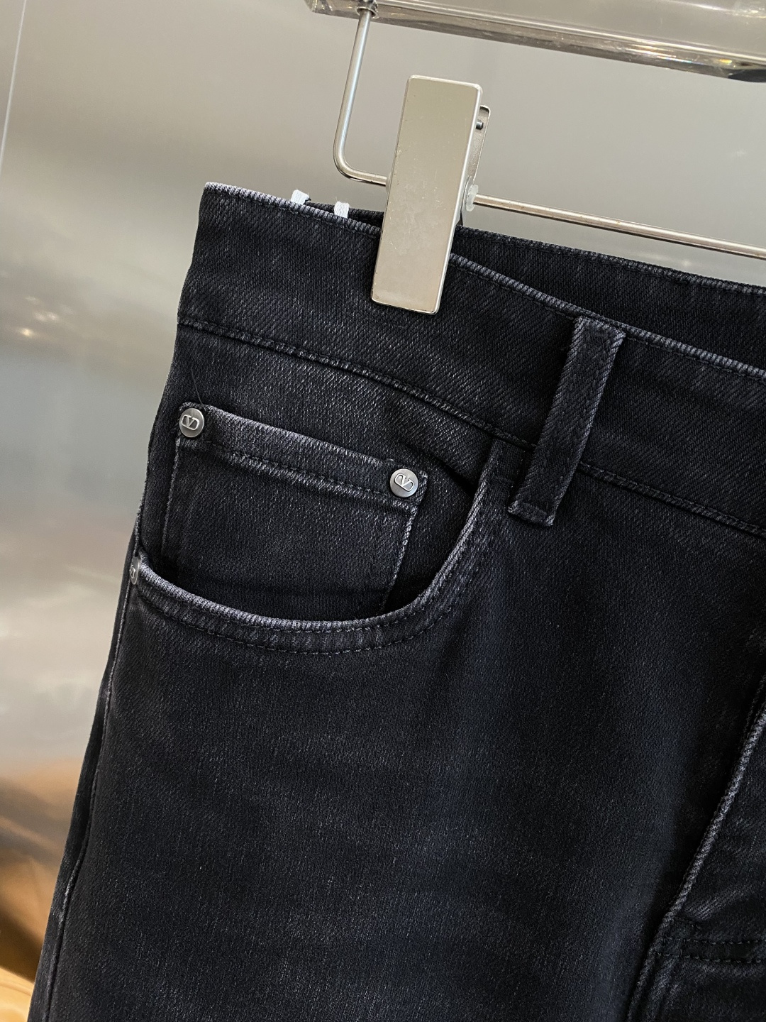 《𝙉𝙚𝙬🤍🖤华伦家》25ss秋冬牛仔 超级有范儿的一款牛仔裤，定制原版水洗牛仔面料，独特设计，顶级工艺字