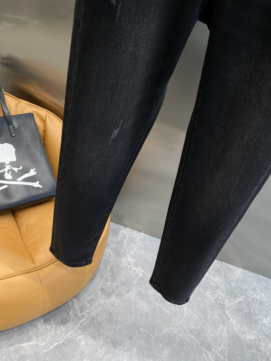 《𝙉𝙚𝙬🤍🖤华伦家》25ss秋冬牛仔 超级有范儿的一款牛仔裤，定制原版水洗牛仔面料，独特设计，顶级工艺字