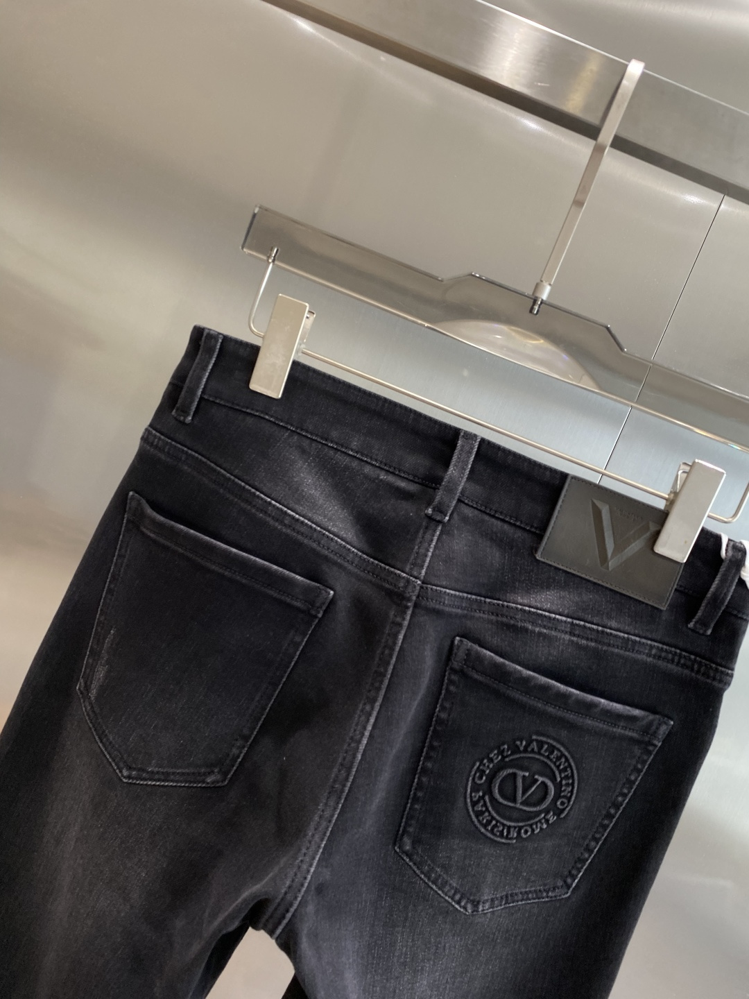 《𝙉𝙚𝙬🤍🖤华伦家》25ss秋冬牛仔 超级有范儿的一款牛仔裤，定制原版水洗牛仔面料，独特设计，顶级工艺字