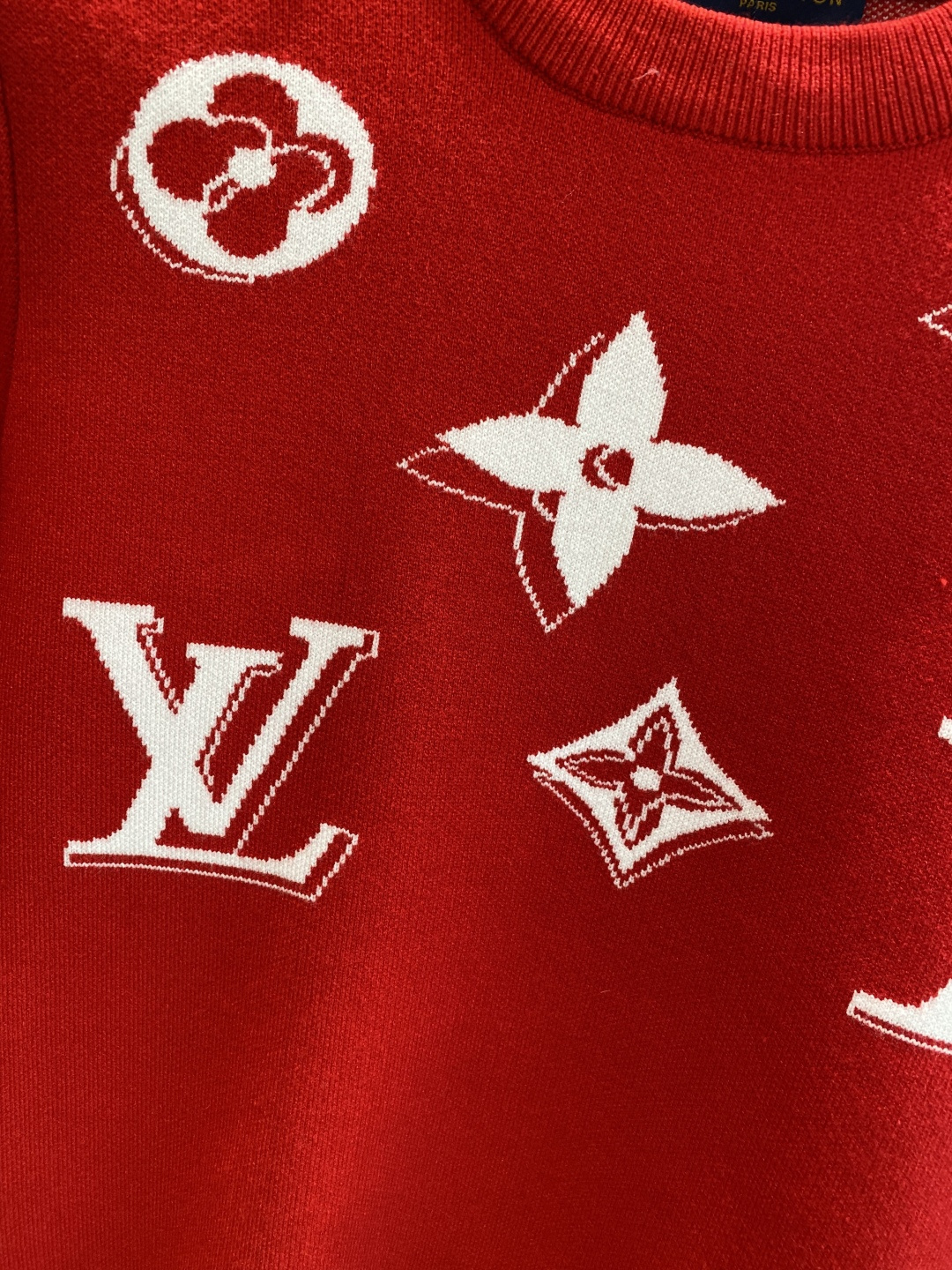 🌾 新年中国红系列♥️♥️♥️《𝙉𝙚𝙬🤍🖤驴家》2025ss秋冬新品时尚休闲打底单穿圆领商务休闲基础高档