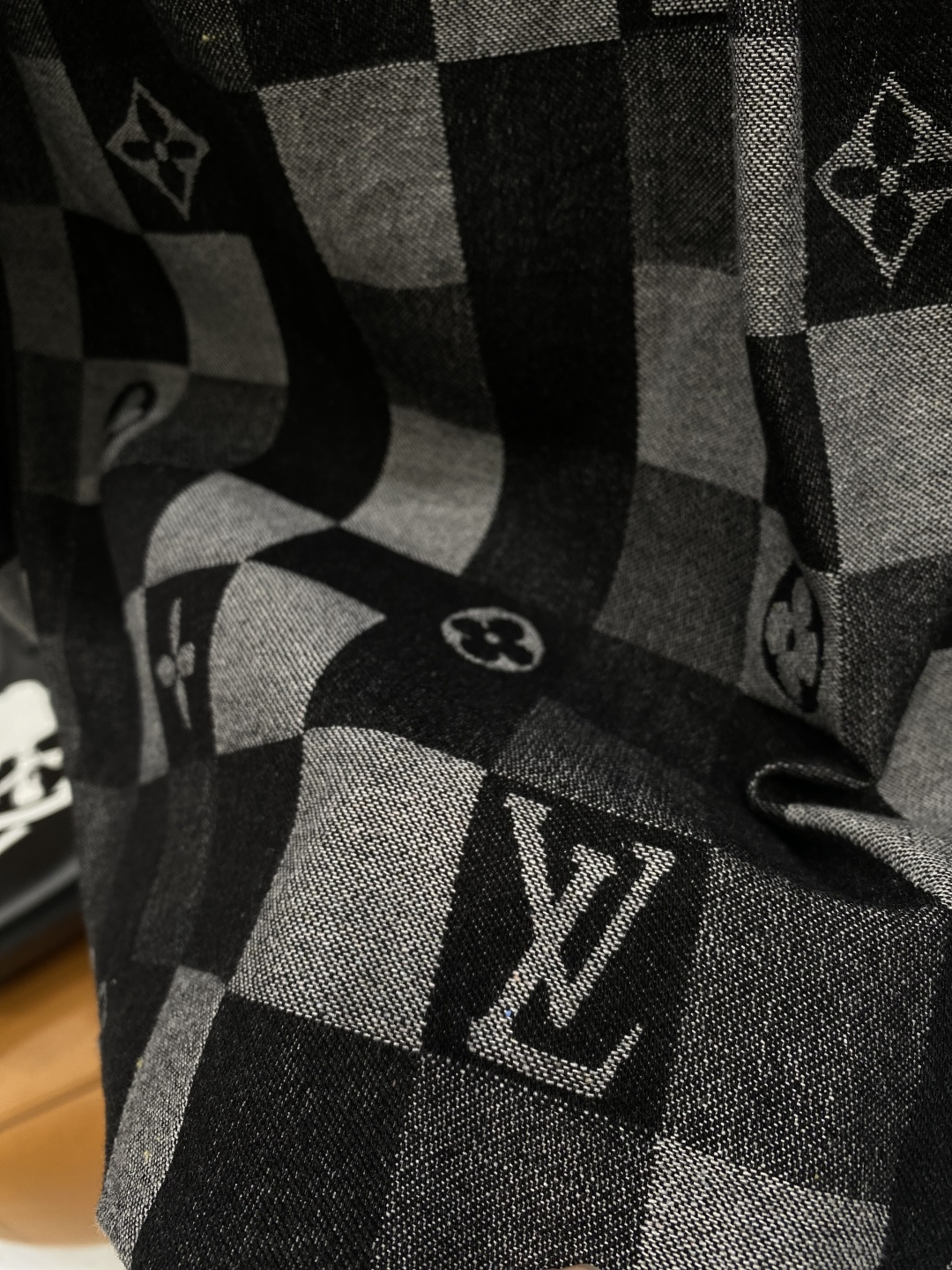 🌾《𝙉𝙚𝙬🤍🖤驴家》牛仔外套，经典的时尚新姿 满印的经典老花图案，复古又时尚，瞬间提升整体造型的辨识度。