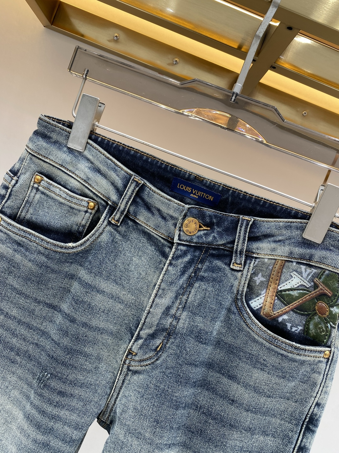 《𝙉𝙚𝙬🖤❤️驴家》2026春款重工水洗休闲牛仔裤，进口原版水洗弹力面料，舒适有弹性，独特设计，版型超正