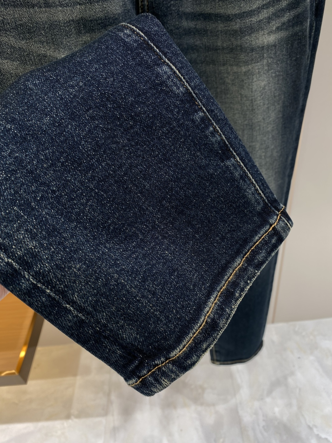 《𝙉𝙚𝙬🖤❤️驴家》2026春款重工水洗休闲牛仔裤，进口原版水洗弹力面料，舒适有弹性，独特设计，版型超正