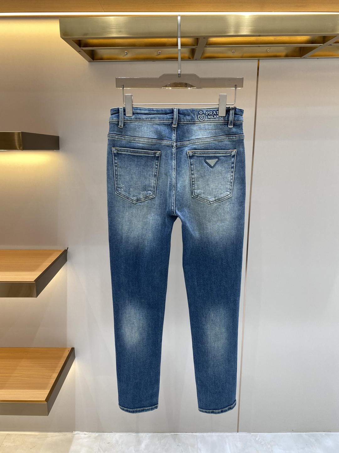 NO:726437,Support after-sales service after the year 'Pujia' 2026 spring heavy-duty washed casual jeans, imported original washed stretch fabric, comfortable and elastic, unique design, super correct fit, comfortable and breathable, extremely high grade, counter quality, handsome upper body, size 29-36 next day,, prada, jeans,19860909支持年后售后 《普家》 2026春款重工水洗休闲牛仔裤,进口原版水洗弹力面料,舒适有弹性,独特设计,版型超正,舒适透气,档次极高,专柜品质,上身帅气十足,码数29-36隔天,,prada,jeans,,Men's clothing