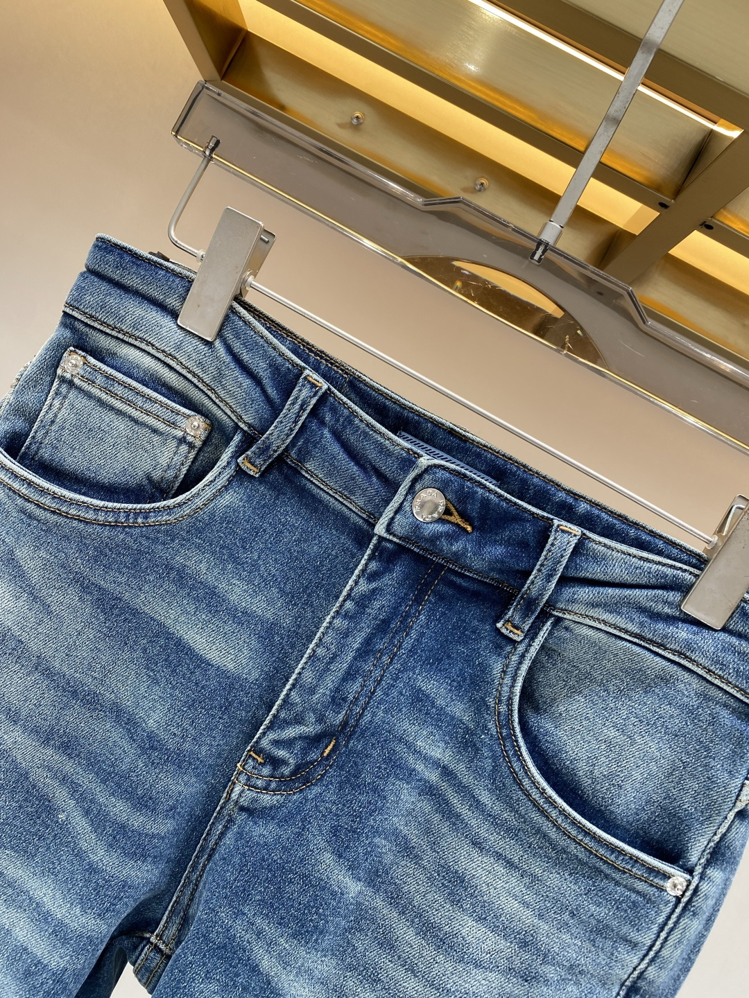 《𝙉𝙚𝙬🖤❤️普家》2026春款重工水洗休闲牛仔裤，进口原版水洗弹力面料，舒适有弹性，独特设计，版型超正