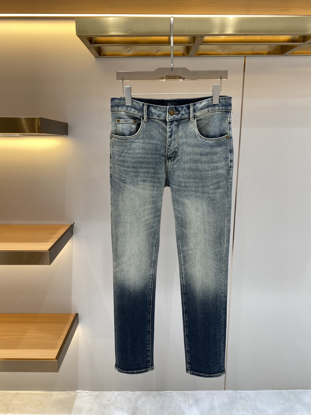 《𝙉𝙚𝙬🖤❤️迪家》2026春款重工水洗休闲牛仔裤，进口原版水洗弹力面料，舒适有弹性，独特设计，版型超正