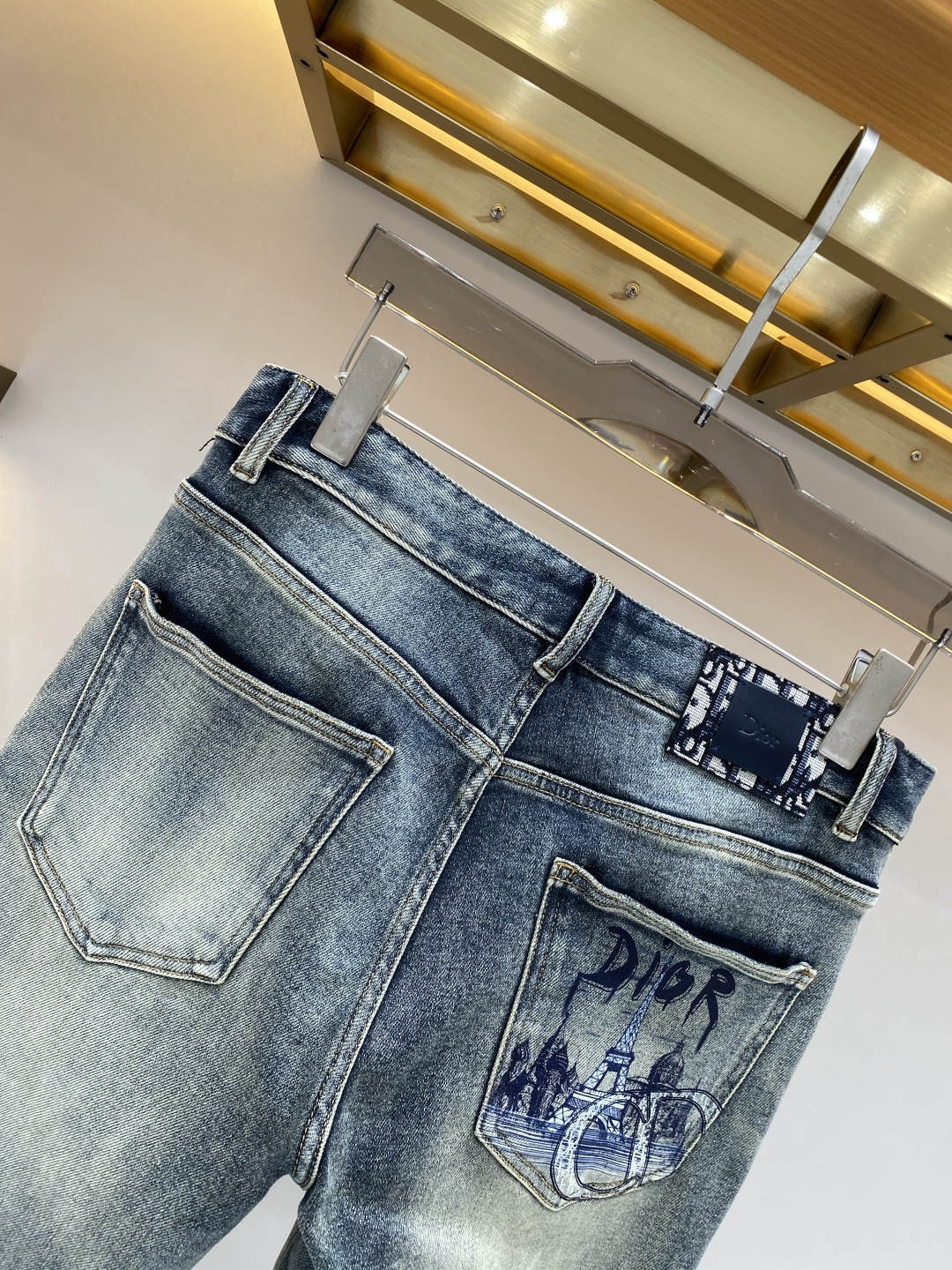《𝙉𝙚𝙬🖤❤️迪家》2026春款重工水洗休闲牛仔裤，进口原版水洗弹力面料，舒适有弹性，独特设计，版型超正