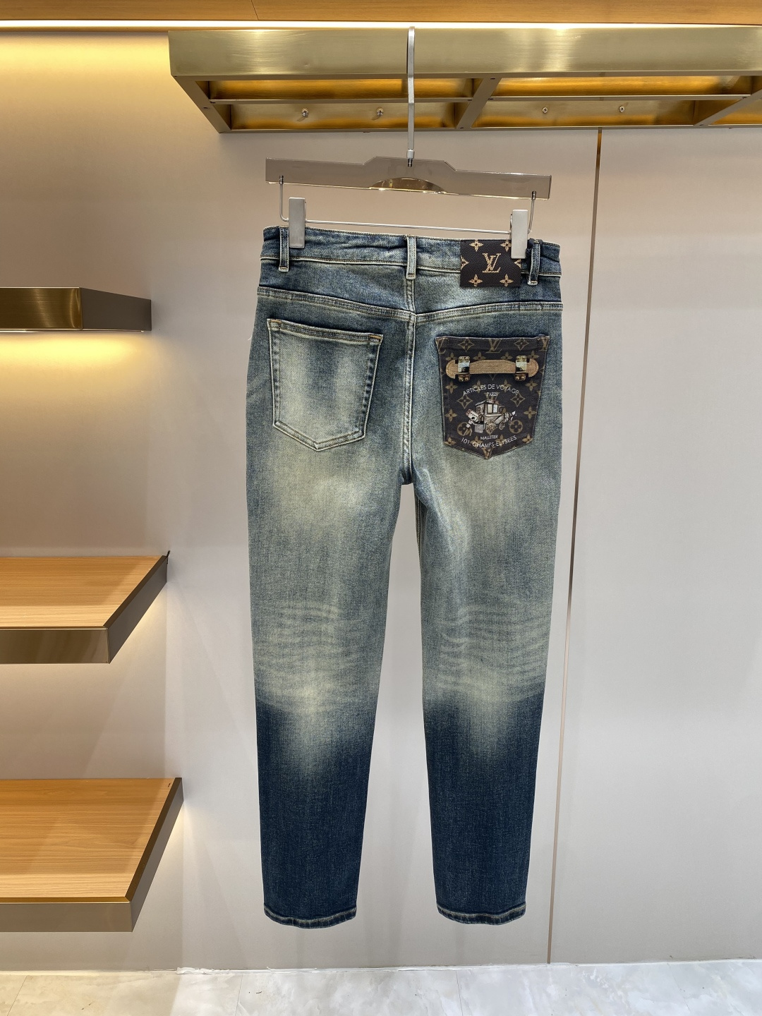 NO:726442,Support after-sales service after the year 'Donkey Family' 2026 spring heavy-duty washed casual jeans, imported original washed stretch fabric, comfortable and elastic, unique design, super correct fit, comfortable and breathable, extremely high grade, counter quality, handsome upper body, code number 29-36 next day,, louis vuitton, louis vuitton, jeans,19860909支持年后售后 《驴家》 2026春款重工水洗休闲牛仔裤,进口原版水洗弹力面料,舒适有弹性,独特设计,版型超正,舒适透气,档次极高,专柜品质,上身帅气十足,码数29-36隔天,,louis vuitton,louis vuitton,jeans,,Men's clothing