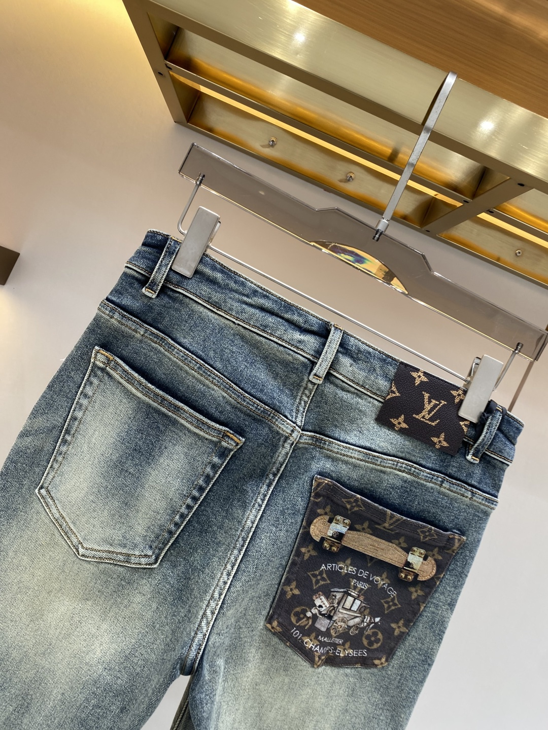 《𝙉𝙚𝙬🖤❤️驴家》2026春款重工水洗休闲牛仔裤，进口原版水洗弹力面料，舒适有弹性，独特设计，版型超正