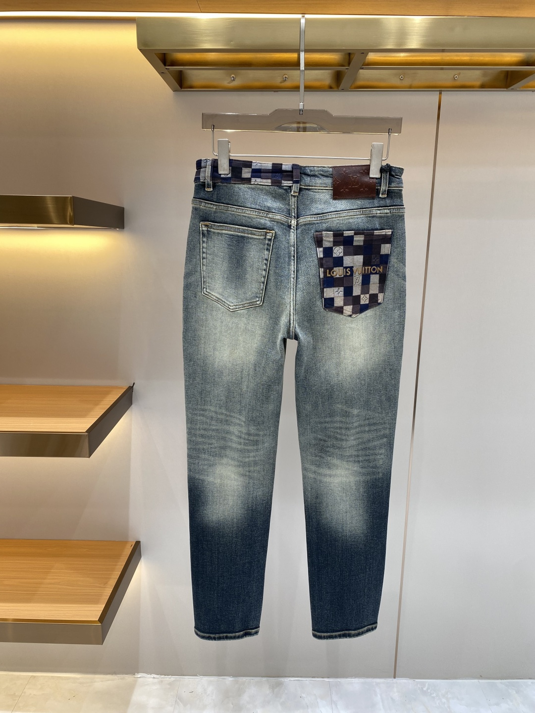 NO:726400,Support after-sales service after the year 'Donkey Family' 2026 spring heavy-duty washed casual jeans, imported original washed stretch fabric, comfortable and elastic, unique design, super correct fit, comfortable and breathable, extremely high grade, counter quality, handsome upper body, code number 29-36 next day,, louis vuitton, louis vuitton, jeans,19860909支持年后售后 《驴家》 2026春款重工水洗休闲牛仔裤,进口原版水洗弹力面料,舒适有弹性,独特设计,版型超正,舒适透气,档次极高,专柜品质,上身帅气十足,码数29-36隔天,,louis vuitton,louis vuitton,jeans,,Men's clothing