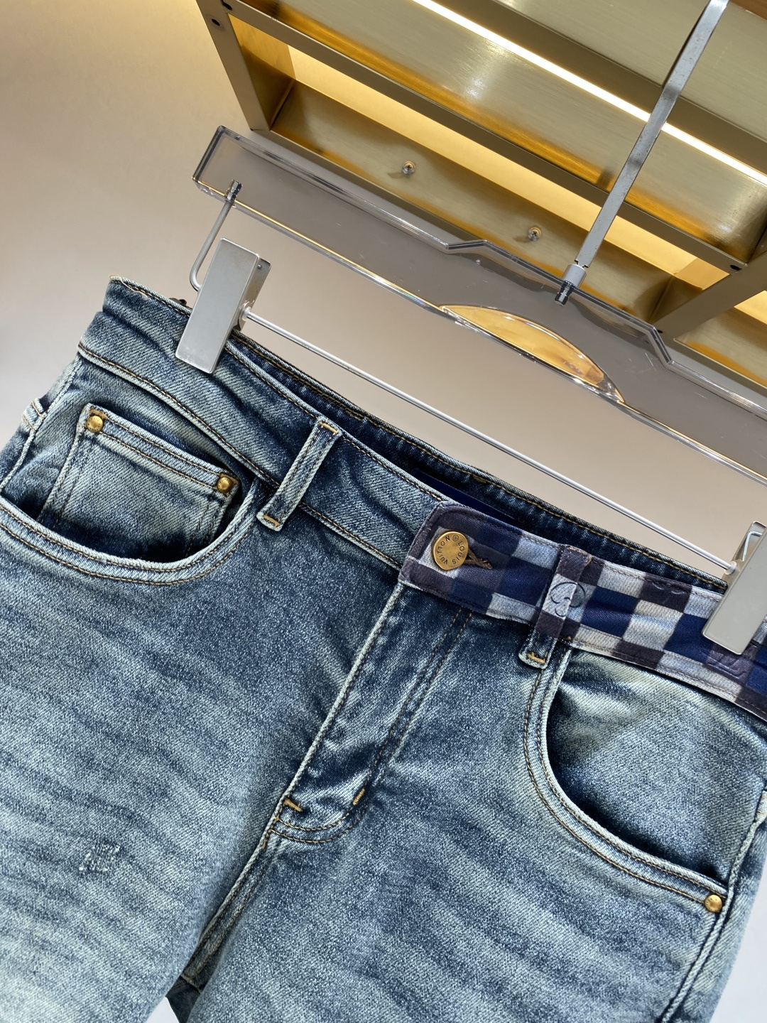 《𝙉𝙚𝙬🖤❤️驴家》2026春款重工水洗休闲牛仔裤，进口原版水洗弹力面料，舒适有弹性，独特设计，版型超正