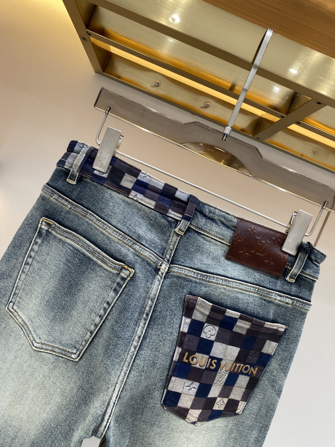 《𝙉𝙚𝙬🖤❤️驴家》2026春款重工水洗休闲牛仔裤，进口原版水洗弹力面料，舒适有弹性，独特设计，版型超正