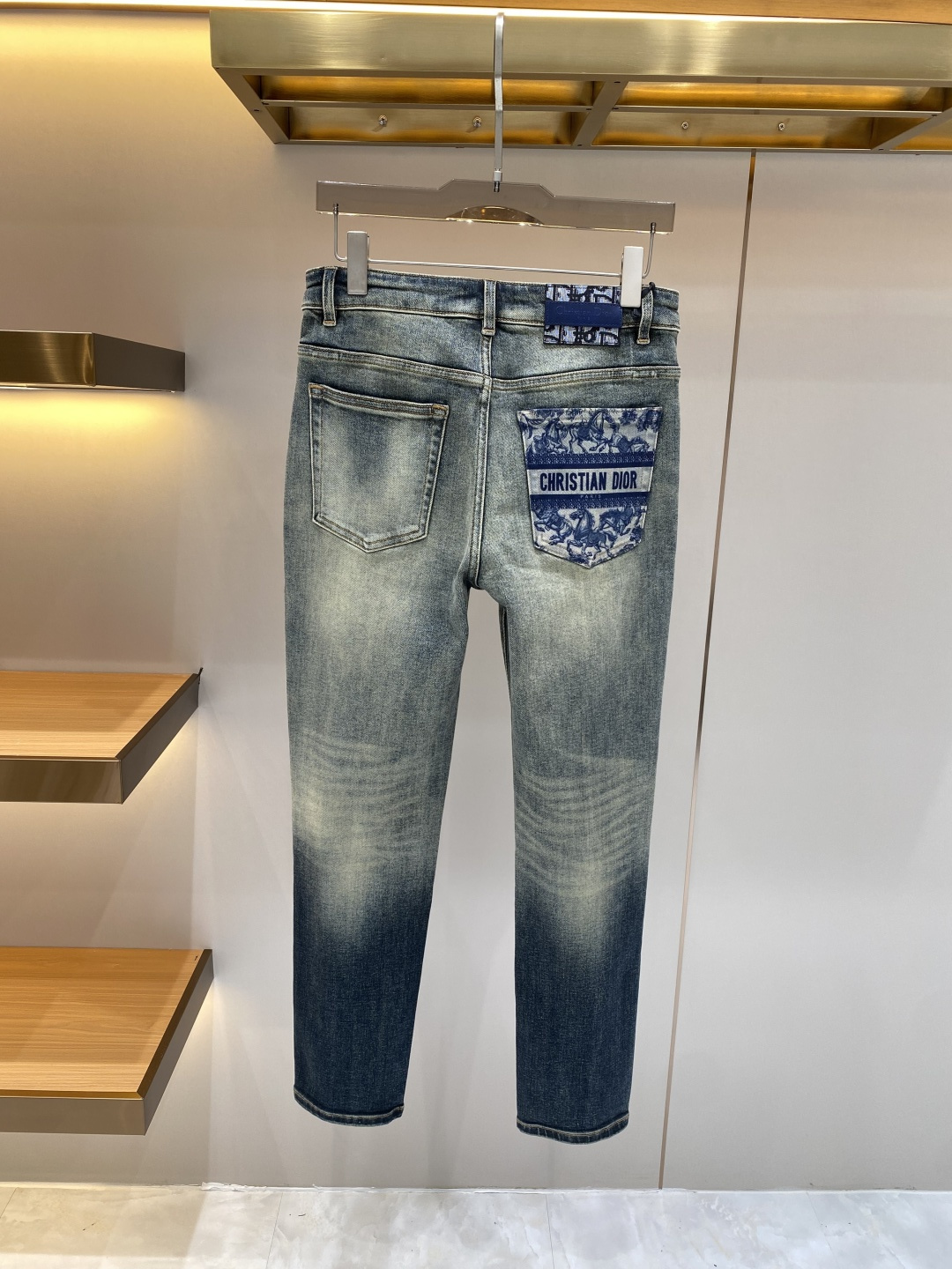 NO:726406,Support after-sales service after the year 'Dijia' 2026 spring heavy-duty washed casual jeans, imported original washed stretch fabric, comfortable and elastic, unique design, super correct fit, comfortable and breathable, extremely high-grade, counter quality, handsome upper body, size 29-36 next day,, dior, jeans,19860909支持年后售后 《迪家》 2026春款重工水洗休闲牛仔裤,进口原版水洗弹力面料,舒适有弹性,独特设计,版型超正,舒适透气,档次极高,专柜品质,上身帅气十足,码数29-36隔天,,dior,jeans,,Men's clothing