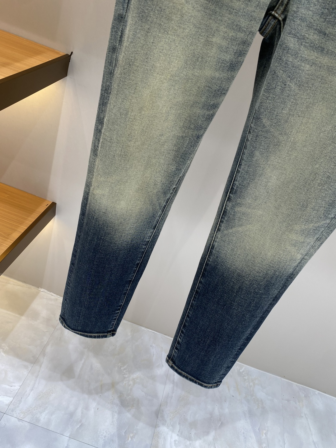《𝙉𝙚𝙬🖤❤️迪家》2026春款重工水洗休闲牛仔裤，进口原版水洗弹力面料，舒适有弹性，独特设计，版型超正