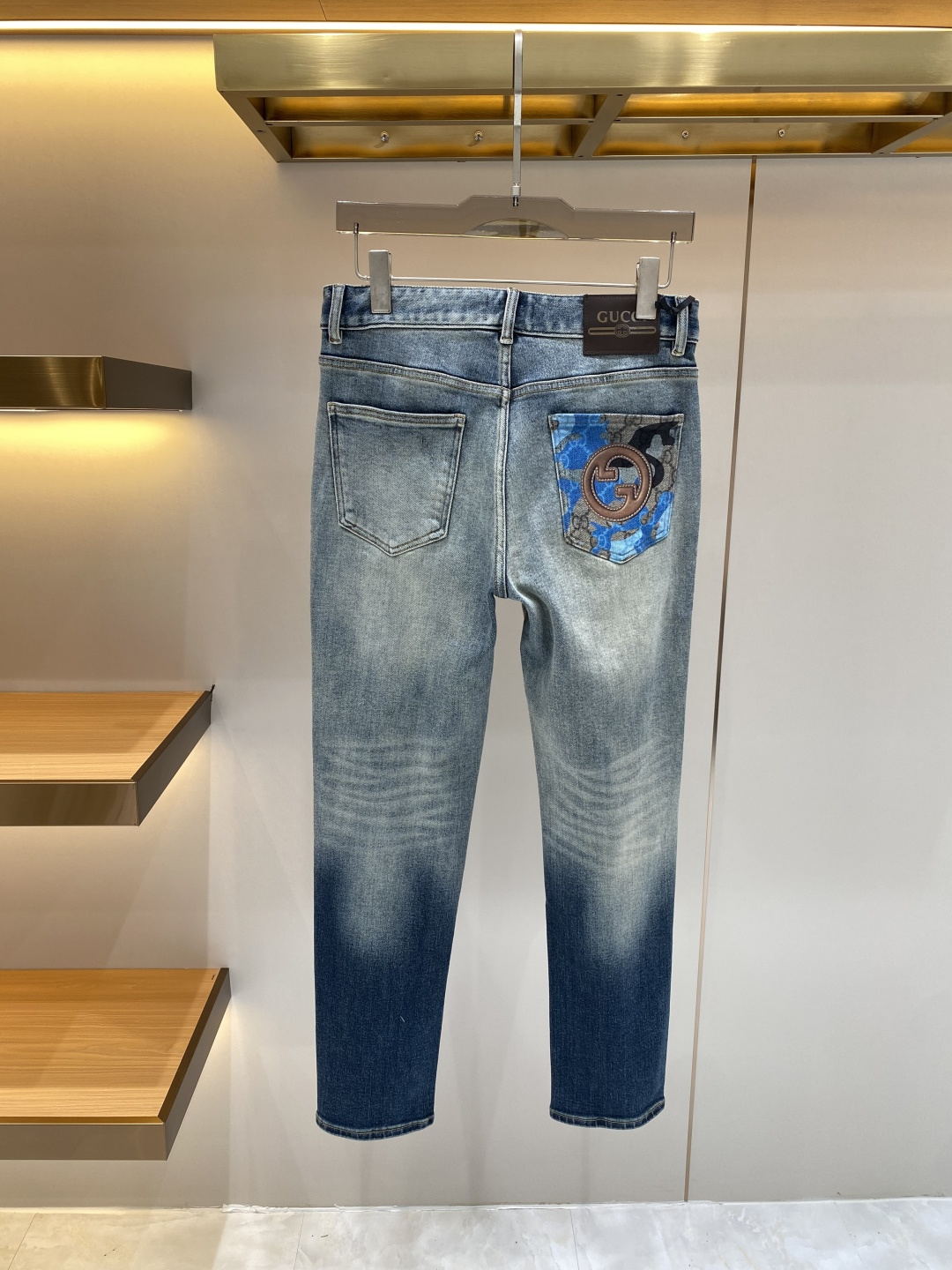 NO:726412,Support after-sales service after the year 'Gujia' 2026 spring heavy-duty washed casual jeans, imported original washed stretch fabric, comfortable and elastic, unique design, super correct fit, comfortable and breathable, extremely high-grade, counter quality, handsome upper body, size 29-36 next day,,gucci,jeans,19860909支持年后售后 《古家》 2026春款重工水洗休闲牛仔裤,进口原版水洗弹力面料,舒适有弹性,独特设计,版型超正,舒适透气,档次极高,专柜品质,上身帅气十足,码数29-36隔天,,gucci,jeans,,Men's clothing