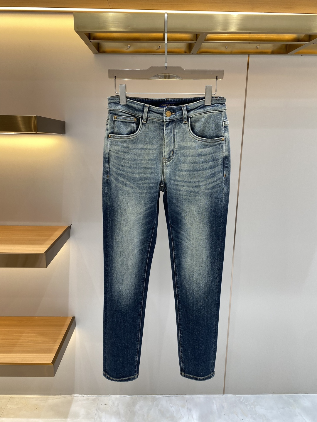 《𝙉𝙚𝙬🖤❤️驴家》2026春款重工水洗休闲牛仔裤，进口原版水洗弹力面料，舒适有弹性，独特设计，版型超正