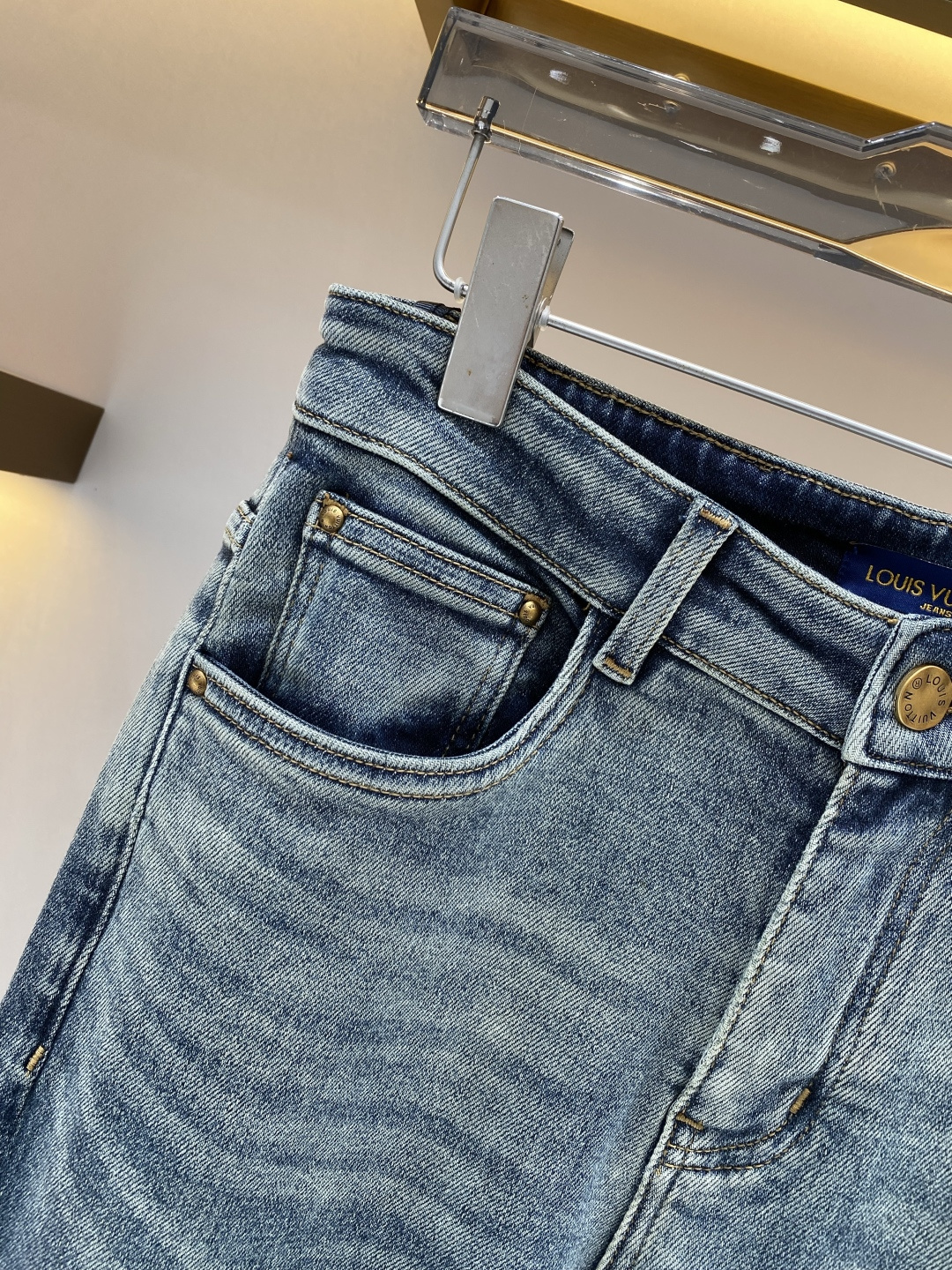 《𝙉𝙚𝙬🖤❤️驴家》2026春款重工水洗休闲牛仔裤，进口原版水洗弹力面料，舒适有弹性，独特设计，版型超正