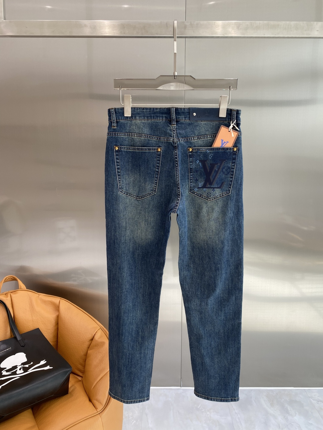 NO:730022,Support after-sales after-sales service 'Lvjia' 2026 spring style washed casual jeans, imported original washed stretch fabric, comfortable and elastic, unique design, super correct fit, comfortable and breathable, extremely high grade, counter quality, handsome upper body, code number 29-36 next day,, louis vuitton, louis vuitton, jeans,19860909支持年后售后 《驴家》 2026春款水洗休闲牛仔裤,进口原版水洗弹力面料,舒适有弹性,独特设计,版型超正,舒适透气,档次极高,专柜品质,上身帅气十足,码数29-36隔天,,louis vuitton,louis vuitton,jeans,,Men's clothing