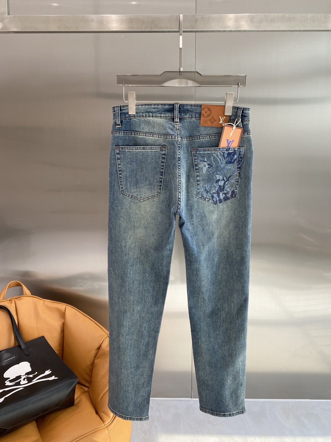 NO:730048,Support after-sales after-sales service 'Lvjia' 2026 spring style washed casual jeans, imported original washed stretch fabric, comfortable and elastic, unique design, super correct fit, comfortable and breathable, extremely high grade, counter quality, handsome upper body, code number 29-36 next day,, louis vuitton, louis vuitton, jeans,19860909支持年后售后 《驴家》 2026春款水洗休闲牛仔裤,进口原版水洗弹力面料,舒适有弹性,独特设计,版型超正,舒适透气,档次极高,专柜品质,上身帅气十足,码数29-36隔天,,louis vuitton,louis vuitton,jeans,,Men's clothing