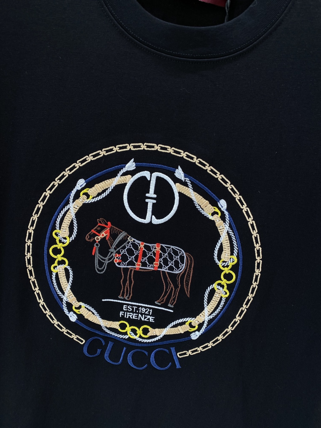 《𝙉𝙚𝙬🖤❤️古家》2026新款首发专柜最新款短袖圆领T恤 高端订制 设计前卫时尚！刺绣品牌logo工艺